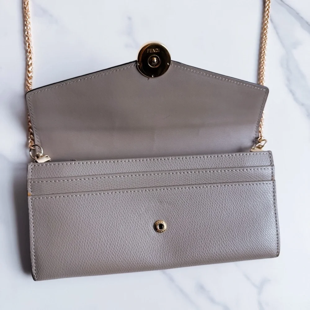 Fendi wallet on chain - Picture 6 of 12
